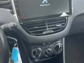 Peugeot 208 (2012) thumbnail 19