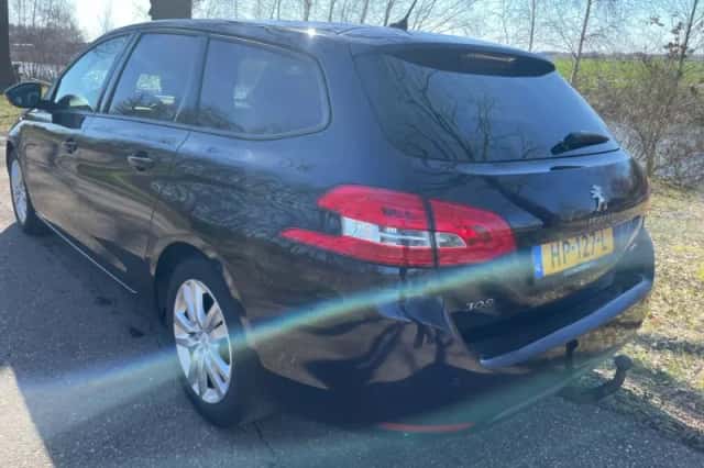 Peugeot 308 (2015) thumbnail 4