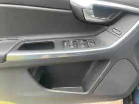 Volvo XC60 (2014) thumbnail 11