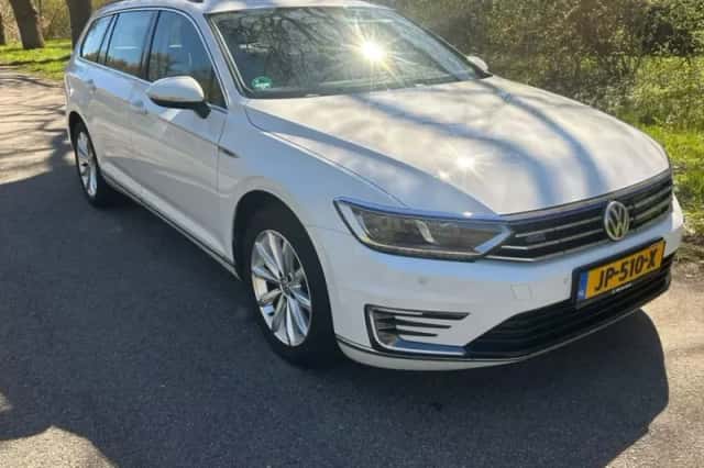 Volkswagen Passat (2016) thumbnail 2