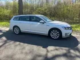 Volkswagen Passat (2016) thumbnail 17