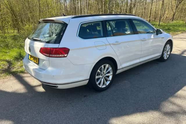 Volkswagen Passat (2016) thumbnail 4
