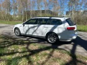 Volkswagen Passat (2016) thumbnail 5