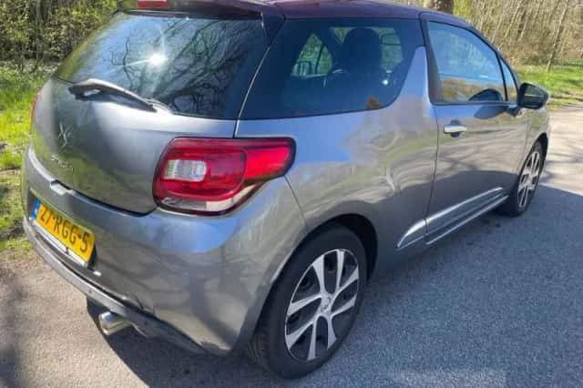 Citroën DS3 (2011) thumbnail 2