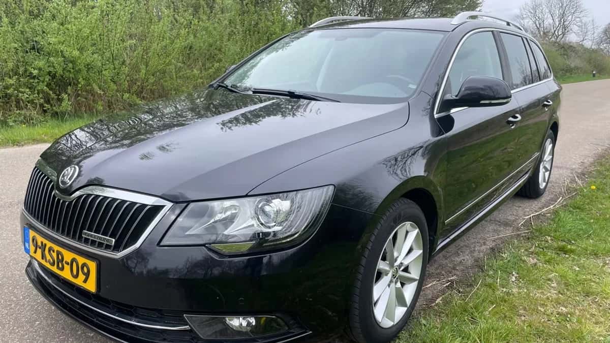 Škoda Superb (2013) — foto 1