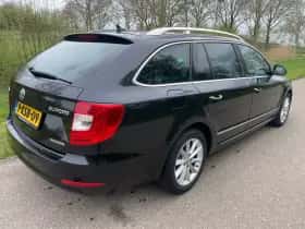 Škoda Superb (2013) thumbnail 3