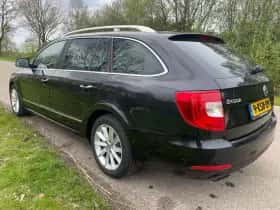 Škoda Superb (2013) thumbnail 4