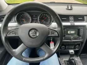 Škoda Superb (2013) thumbnail 9
