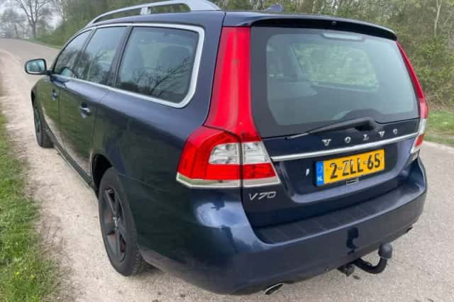 Volvo V70 (2015) thumbnail 2