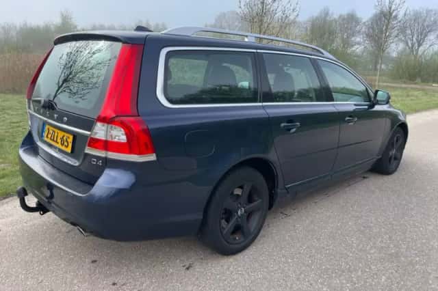Volvo V70 (2015) thumbnail 3