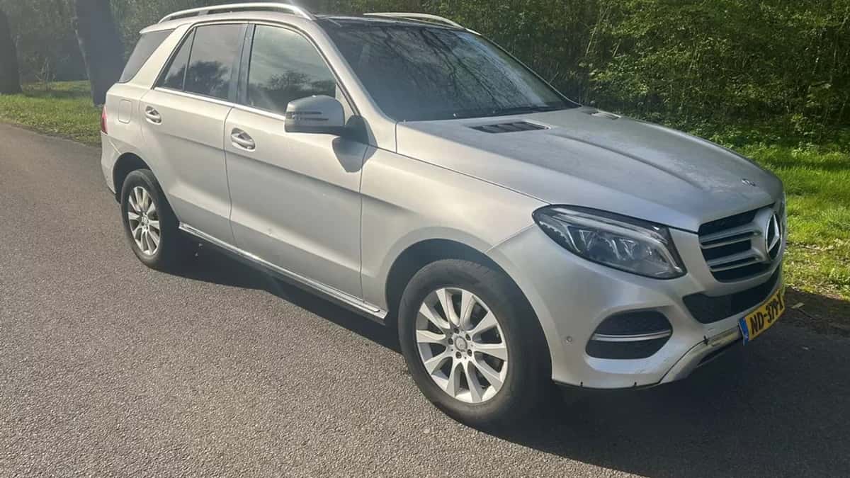 Mercedes-Benz GLE (2015) — foto 1