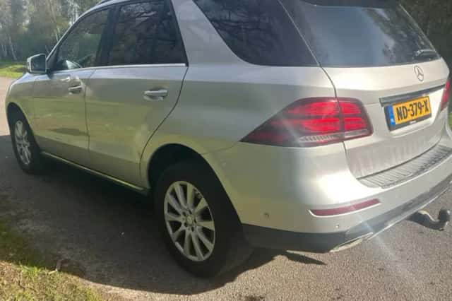 Mercedes-Benz GLE (2015) thumbnail 3