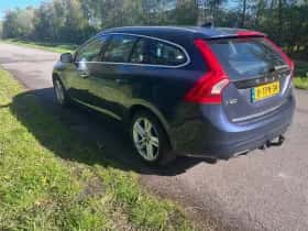 Volvo V60 (2014) thumbnail 2