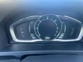 Volvo V60 (2014) thumbnail 11