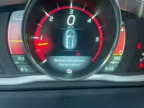 Volvo V60 (2014) thumbnail 9