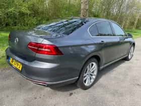 Volkswagen Passat (2016) thumbnail 4