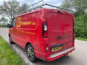 Opel Vivaro (2015) thumbnail 2