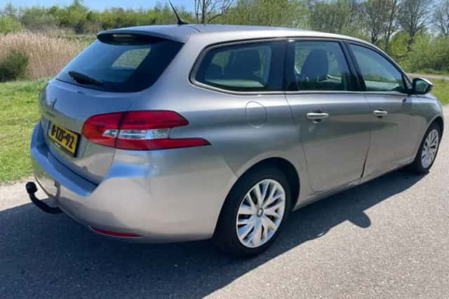 Peugeot 308 (2014) thumbnail 4