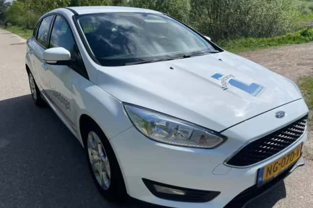 Ford Focus (2015) thumbnail 2