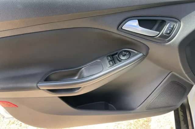 Ford Focus (2015) thumbnail 6