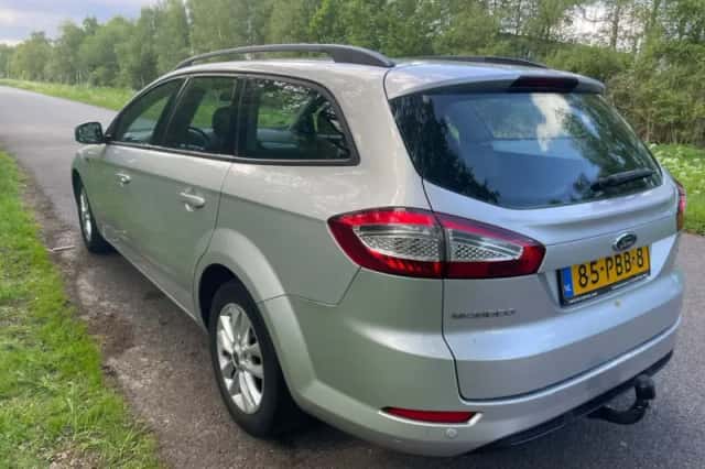 Ford Mondeo (2011) thumbnail 4