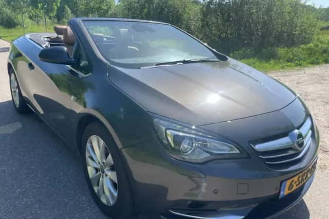 Opel Cascada (2013) thumbnail 2