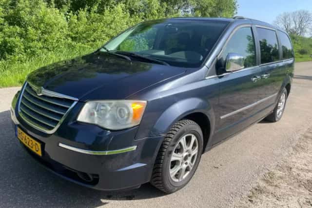 Chrysler Grand Voyager (2008) thumbnail 1