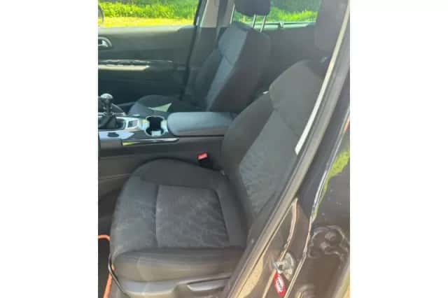 Peugeot 3008 (2010) thumbnail 4