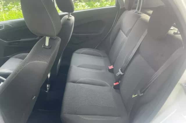 Ford Fiesta (2015) thumbnail 6