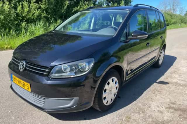 Volkswagen Touran (2011) thumbnail 1