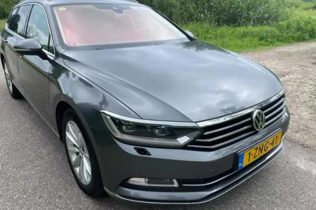 Volkswagen Passat (2015) thumbnail 1