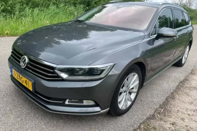 Volkswagen Passat (2015) thumbnail 4