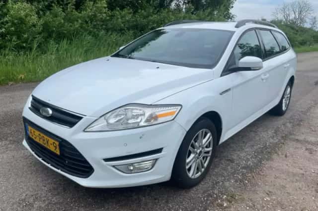 Ford Mondeo (2011) thumbnail 2