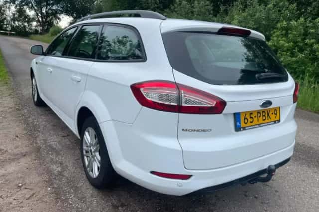 Ford Mondeo (2011) thumbnail 4