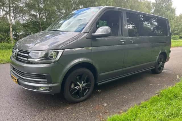 Volkswagen Transporter (2018) thumbnail 1