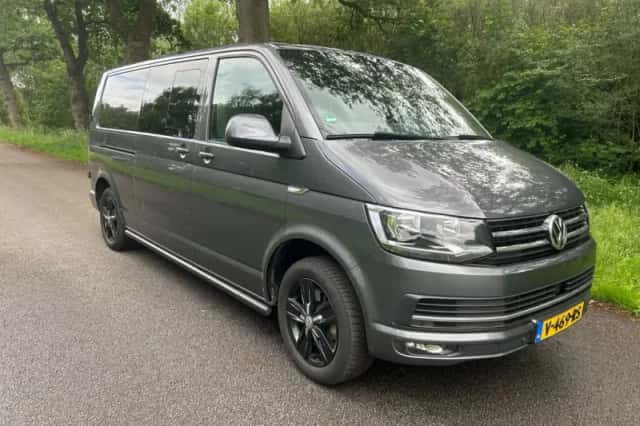 Volkswagen Transporter (2018) thumbnail 2