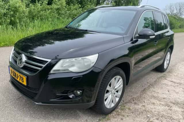 Volkswagen Tiguan (2010) thumbnail 1
