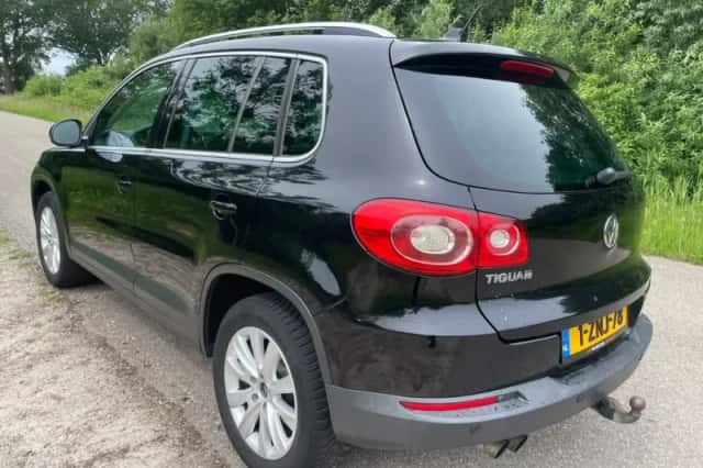Volkswagen Tiguan (2010) thumbnail 3