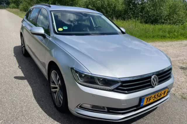 Volkswagen Passat (2015) thumbnail 1