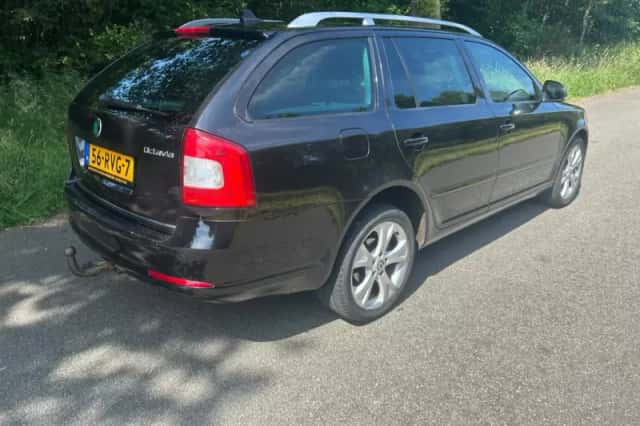 Škoda Octavia (2011) thumbnail 2
