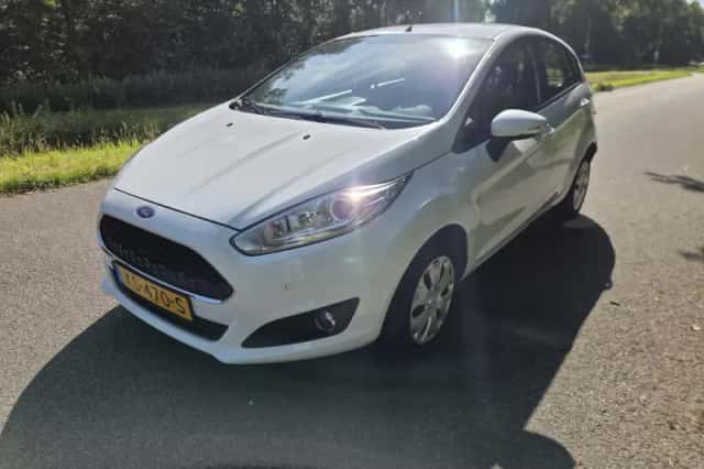 Ford Fiesta (2016) thumbnail 2