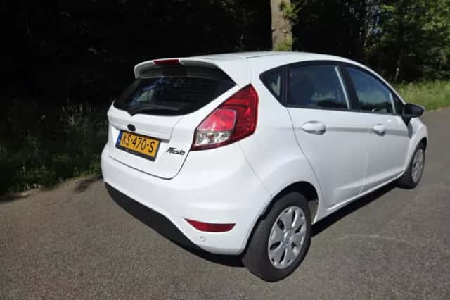 Ford Fiesta (2016) thumbnail 4