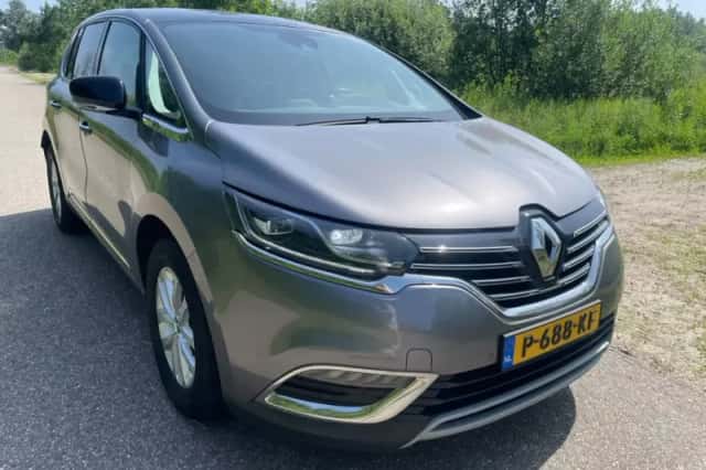 Renault Espace (2017) thumbnail 2