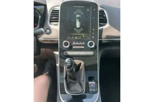 Renault Espace (2017) thumbnail 6