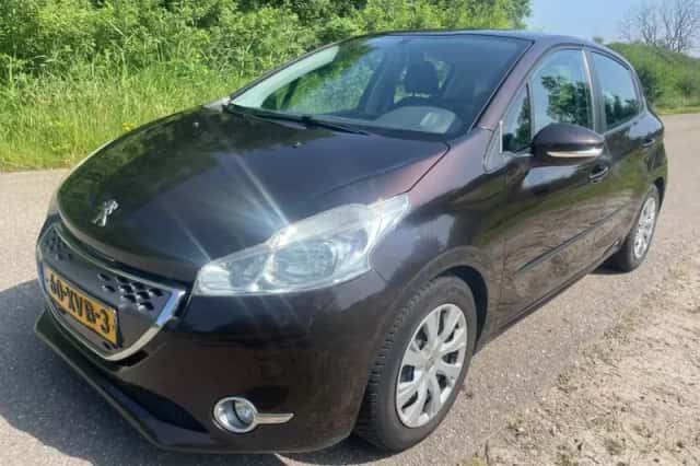 Peugeot 208 (2012) thumbnail 1
