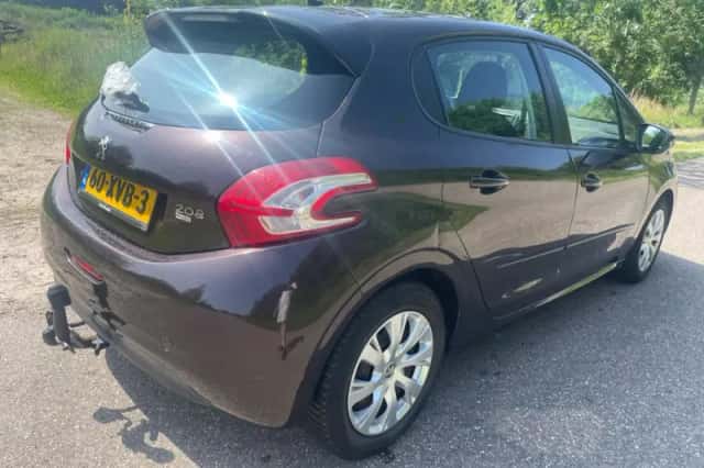 Peugeot 208 (2012) thumbnail 4