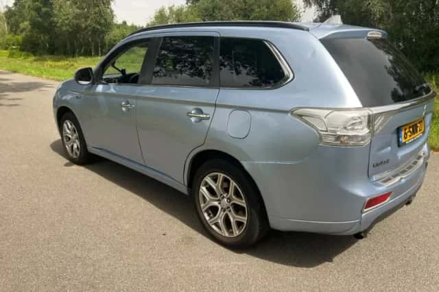 Mitsubishi Outlander (2013) thumbnail 4