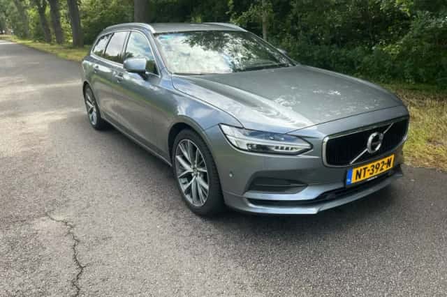 Volvo V90 (2017) thumbnail 1
