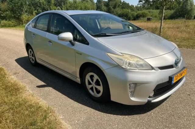 Toyota Prius (2012) thumbnail 1