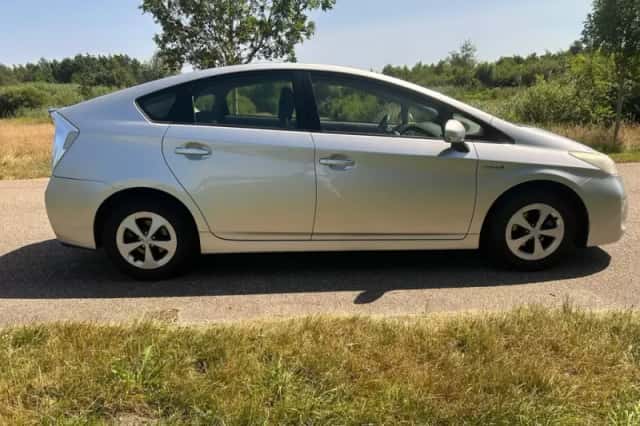 Toyota Prius (2012) thumbnail 5
